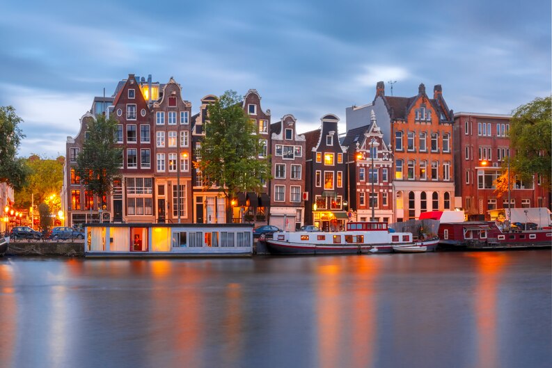 Canals, Culture, and Charm: Exploring the Delights of Amsterdam 