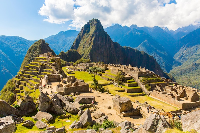 Machu Picchu Unveiled: Exploring the Ancient Wonder of Peru’s Andes 