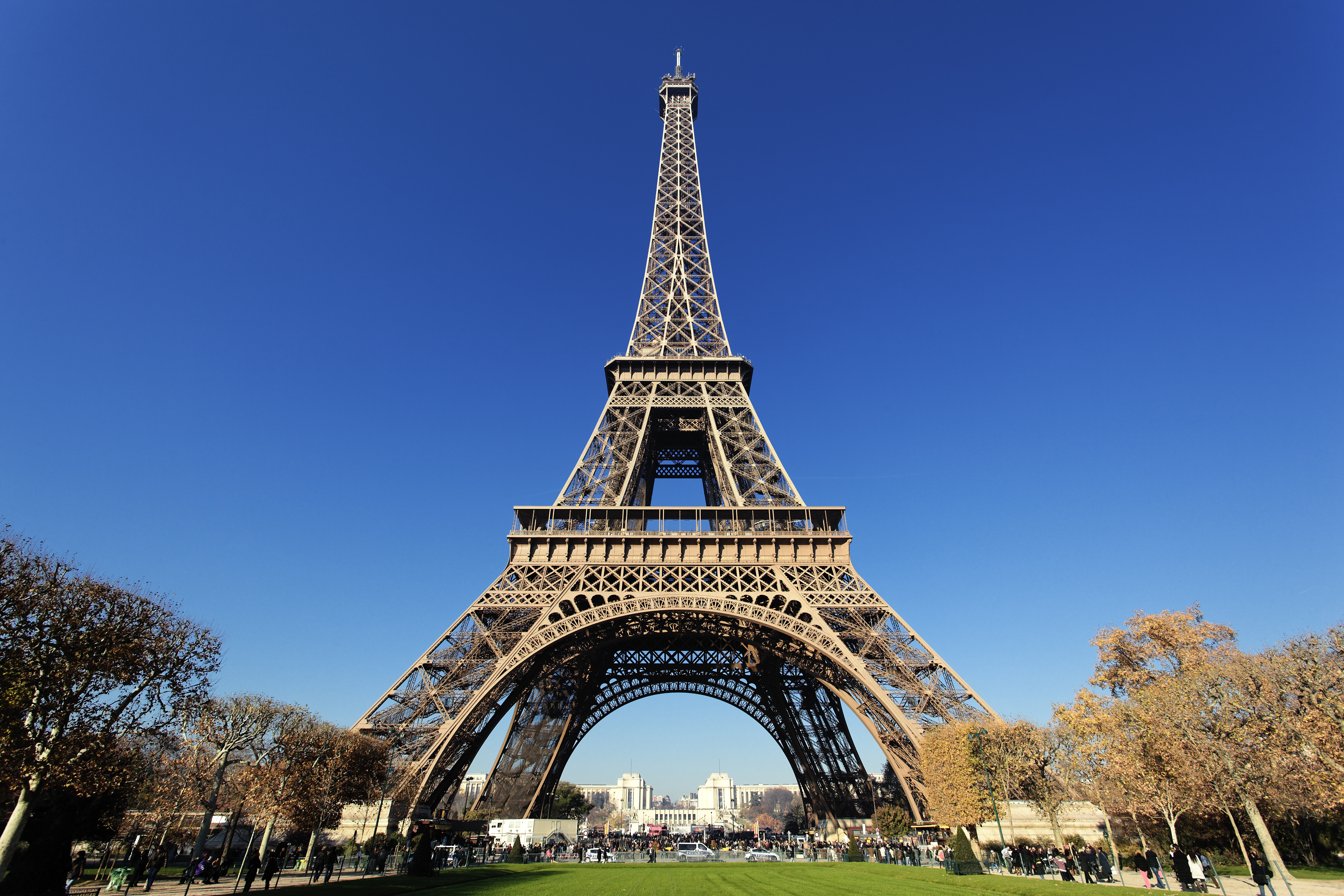 From the Eiffel Tower to the Louvre: An Unforgettable Itinerary of Paris, France
